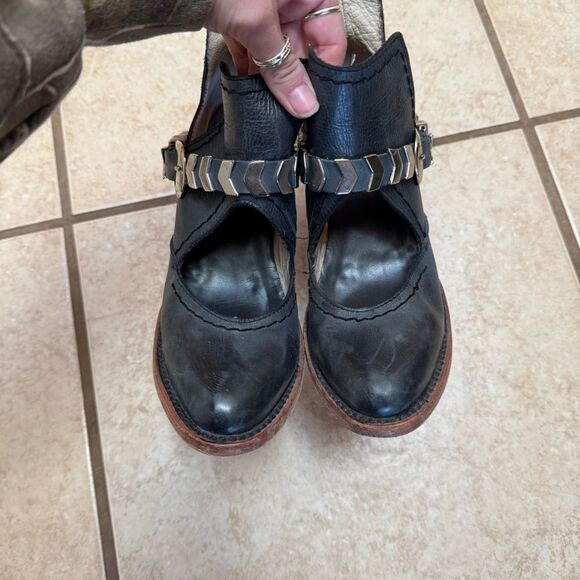 Freebird Blade booties size 6 - Picture 2 of 8